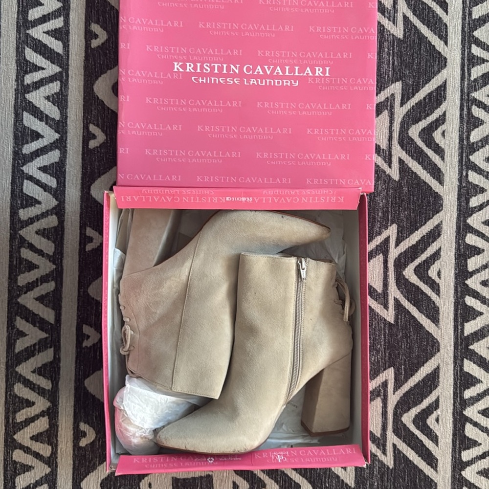 Kristin Cavallari for Chinese Laundry
Size 9 Sevilla cream